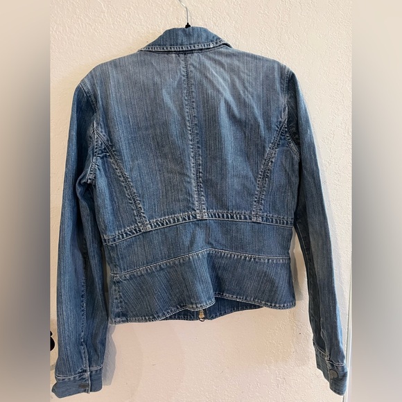 Armani Exchange Blue Light Washed Denim Peplum Fitted Jean Jacket SIZE L - Picture 2 of 6